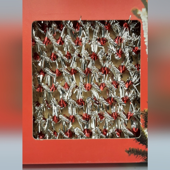 Vintage Finland Christmas Tree Garland Silver & Red Weiste Helesinki New Boxed - Picture 2 of 5